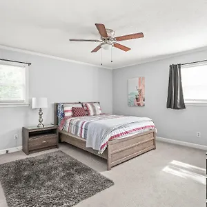 https://4-bedroom-home-near-whitewater-center-downtown-airport.1sthotelscharlotte.com